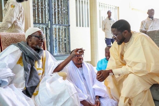 Revivez en images la visite du Président de la République à Touba et à Darou Mouhty ce samedi. Revivez en images la visite du Président de la République à Touba et à Darou Mouhty ce samedi.