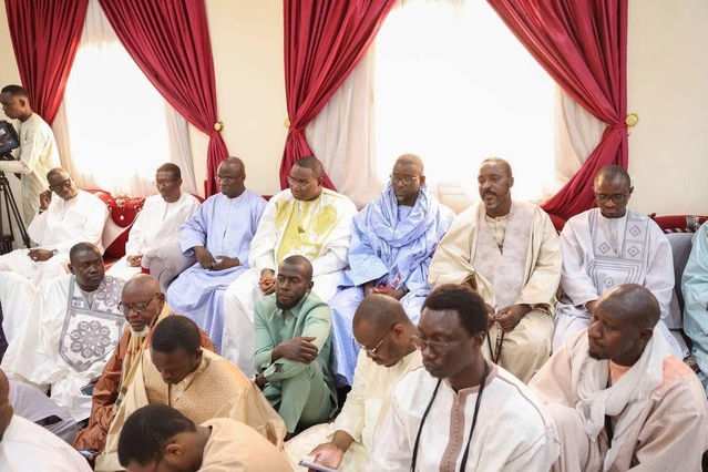 Revivez en images la visite du Président de la République à Touba et à Darou Mouhty ce samedi. Revivez en images la visite du Président de la République à Touba et à Darou Mouhty ce samedi.