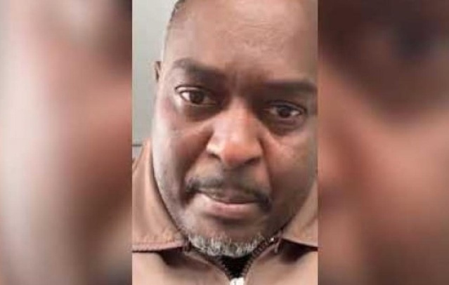 Saint-Louis : Baba Aïdara libéré sur ordre du directeur régional du Commerce Saint-Louis : Baba Aïdara libéré sur ordre du directeur régional du Commerce