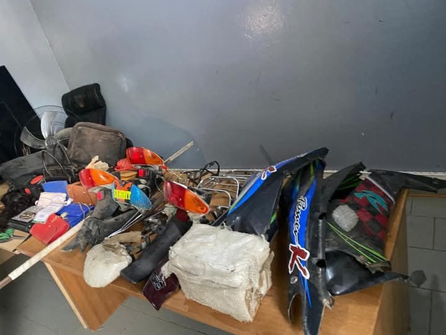 Parcelles Assainies- Un gang de cambrioleurs tombe ! Parcelles Assainies- Un gang de cambrioleurs tombe !