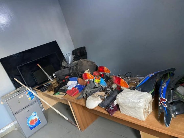 Parcelles Assainies- Un gang de cambrioleurs tombe ! Parcelles Assainies- Un gang de cambrioleurs tombe !