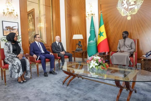 Le chef de mission du FMI pour le Sénégal reçu par le Pr Diomaye Faye Le chef de mission du FMI pour le Sénégal reçu par le Pr Diomaye Faye