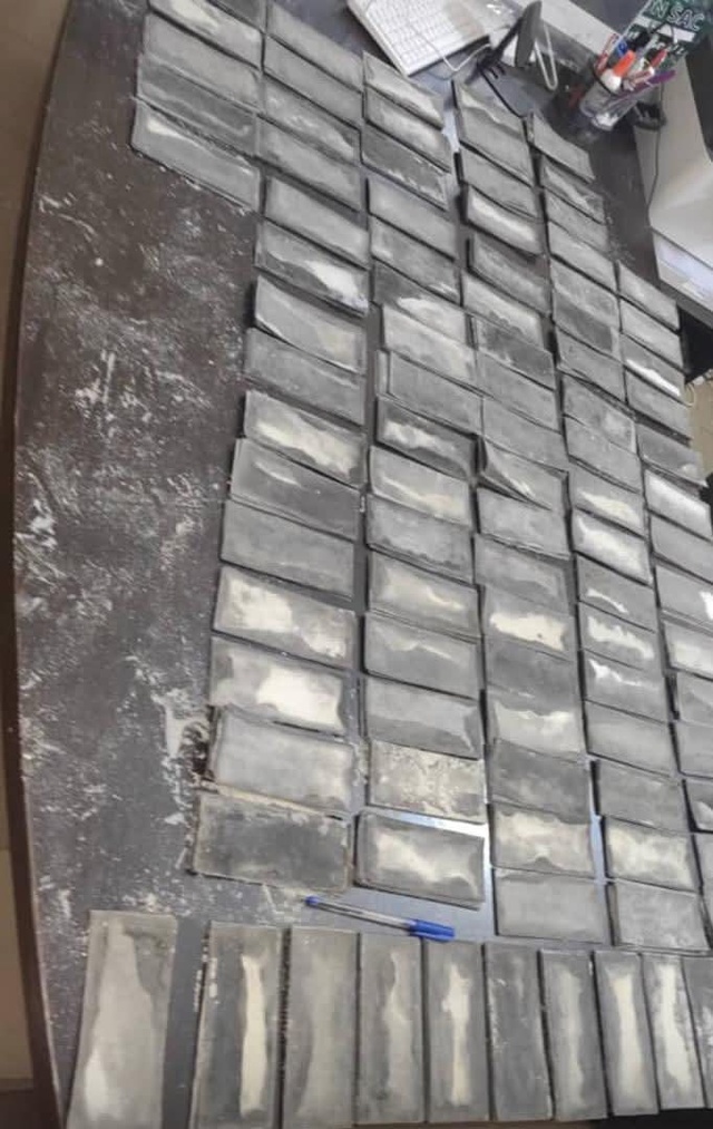 Des billets noirs d’une contrevaleur de plus de 4,5 milliards CFA saisis par les unités douanières Des billets noirs d’une contrevaleur de plus de 4,5 milliards CFA saisis par les unités douanières