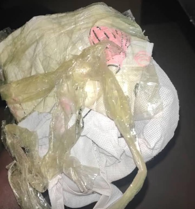 Des billets noirs d’une contrevaleur de plus de 4,5 milliards CFA saisis par les unités douanières Des billets noirs d’une contrevaleur de plus de 4,5 milliards CFA saisis par les unités douanières