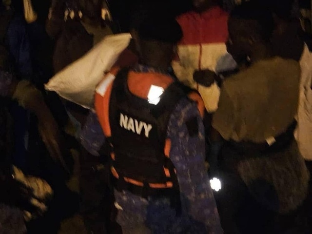 Gambie: un mort dans l'explosion d'un réservoir dans un camp de l'armée à Banjul (armée) Gambie: un mort dans l'explosion d'un réservoir dans un camp de l'armée à Banjul (armée)