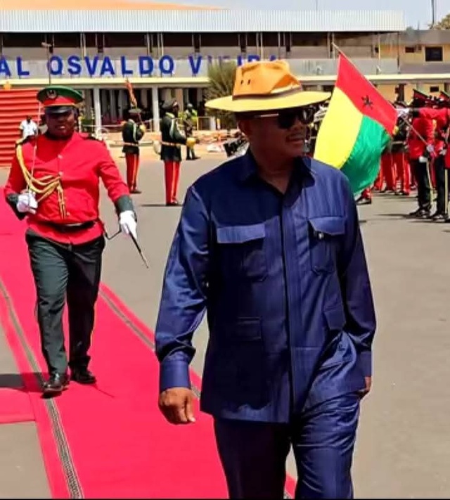 Fête nationale de l'indépendance au Sénégal- Le Président Diomaye affrète l'avion présidentiel pour son homologue Embaló, chef d'État invité de marque Fête nationale de l'indépendance au Sénégal- Le Président Diomaye affrète l'avion présidentiel pour son homologue Embaló, chef d'État invité de marque