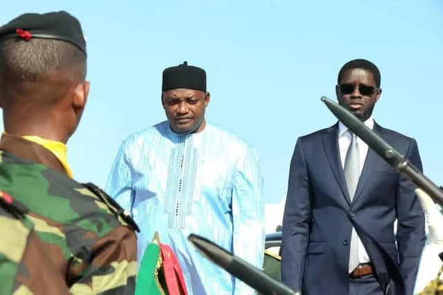 Le président de la Gambie , Adama Barrow est arrivé à Dakar avant la célébration du 65e anniversaire de l'indépendance du Sénégal