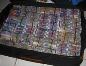 130 dossiers envoyés au Procureur, entre 2005 et 2014: le Sénégal, terre de blanchiment d’argent 130 dossiers envoyés au Procureur, entre 2005 et 2014: le Sénégal, terre de blanchiment d’argent