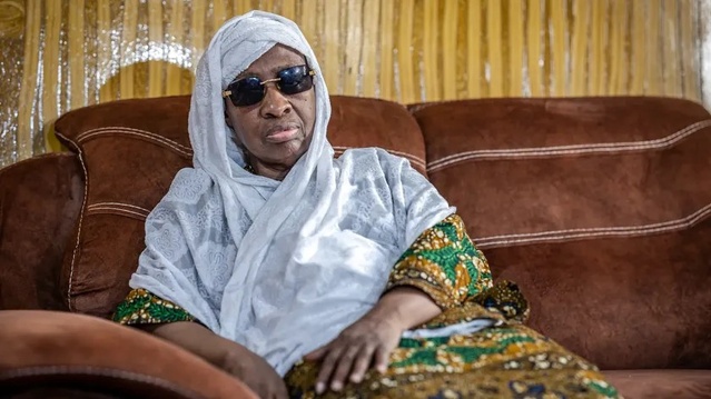 "Je vais désormais rester seule dans la vie": Mariam Doumbia, veuve d'Amadou Bagayoko, réagit après sa mort "Je vais désormais rester seule dans la vie": Mariam Doumbia, veuve d'Amadou Bagayoko, réagit après sa mort