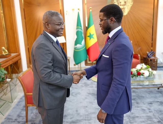 Le président de la Commission de l’Union économique et monétaire ouest-africaine (UEMOA) reçu par le Pr Diomaye Faye 