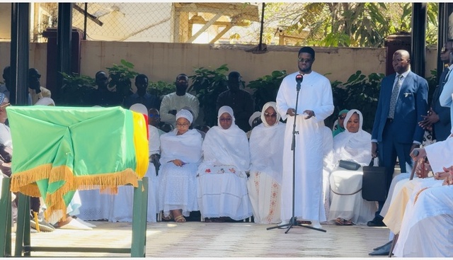 L’hommage du chef de l’État à Mamadou Badio Camara : « Dans mes pensées résonnent encore vos recommandations lors de ma prestation de serment » L’hommage du chef de l’État à Mamadou Badio Camara : « Dans mes pensées résonnent encore vos recommandations lors de ma prestation de serment »