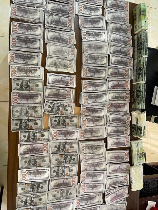  Plus de milliards 744 millions de francs CFA en billets noirs saisis par la Douane