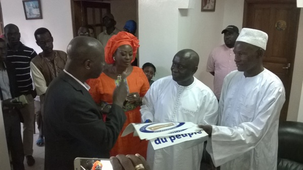 (Vidéo exclusive) Idrissa Seck répond à Macky Sall : "C'était un mensonge du temps de 'Il est Midi', c'est un mensonge aujourd'hui et ça sera un mensonge jusqu'à l'extinction du soleil" (Vidéo exclusive) Idrissa Seck répond à Macky Sall : "C'était un mensonge du temps de 'Il est Midi', c'est un mensonge aujourd'hui et ça sera un mensonge jusqu'à l'extinction du soleil"