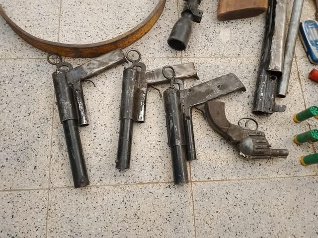 Lutte contre l’insécurité : un vaste réseau de trafic d’armes démantelé à Nguéniène dans la région de Thiès Lutte contre l’insécurité : un vaste réseau de trafic d’armes démantelé à Nguéniène dans la région de Thiès