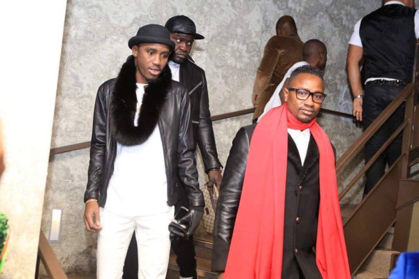 En portant ce sac à main, à quoi joue réellement Waly Seck? En portant ce sac à main, à quoi joue réellement Waly Seck?