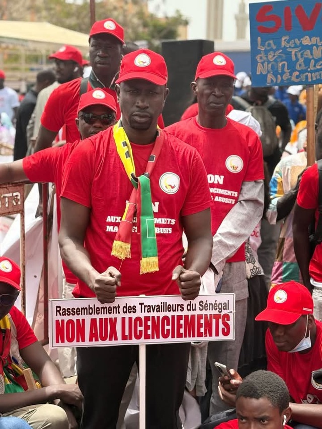 Célébration 1er mai- Le Collectif des travailleurs licenciés brandit des slogans très particuliers