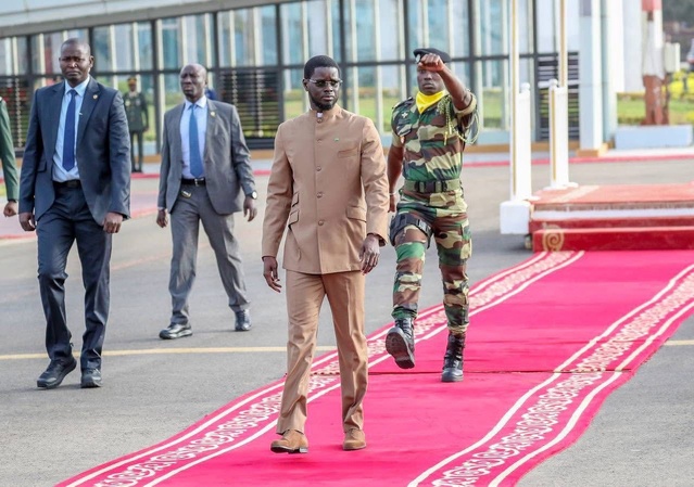 Séjour à Libreville- Le chef de l'Etat, Bassirou Diomaye Faye, reprend les airs Séjour à Libreville- Le chef de l'Etat, Bassirou Diomaye Faye, reprend les airs