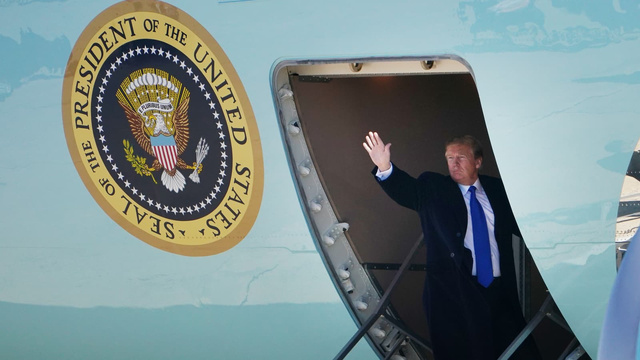 AIR FORCE ONE: LASSÉ DES 12 ANS DE RETARD DE BOEING, DONALD TRUMP VEUT UTILISER UN AVION QATARI AIR FORCE ONE: LASSÉ DES 12 ANS DE RETARD DE BOEING, DONALD TRUMP VEUT UTILISER UN AVION QATARI