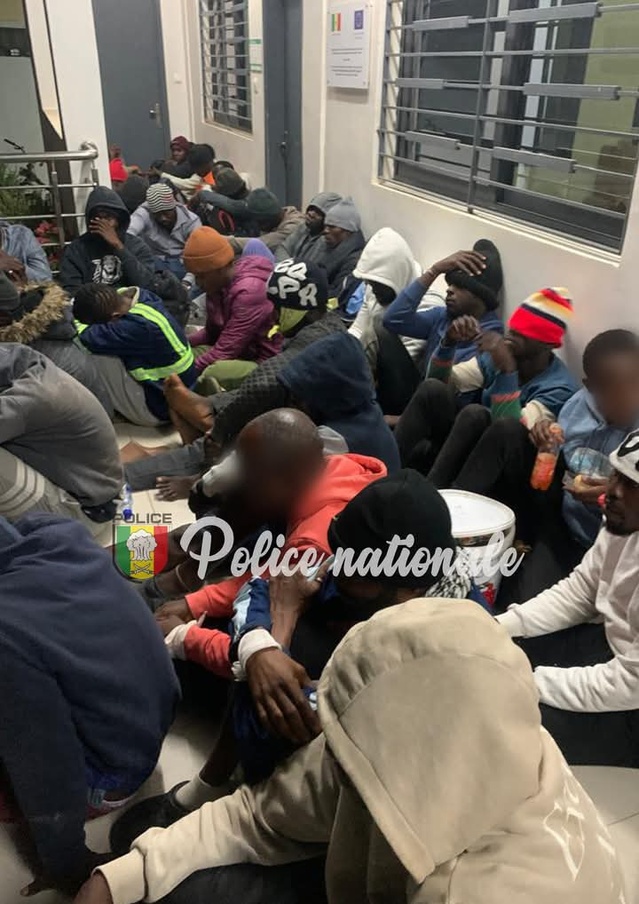 Ssoixante-treize (73) candidats à la migration irrégulière arrêtés par la police Ssoixante-treize (73) candidats à la migration irrégulière arrêtés par la police