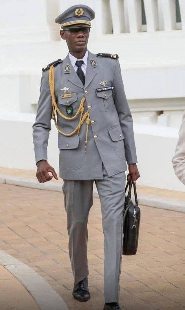 Décès de son aide de camp-Le touchant témoignage du premier ministre Ousmane Sonko à l'encontre de feu Pape Miniane Ndong Décès de son aide de camp-Le touchant témoignage du premier ministre Ousmane Sonko à l'encontre de feu Pape Miniane Ndong