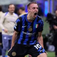LIGUE DES CHAMPIONS - INTER MILAN - FC BARCELONE (4-3, A.P.) - BARCELONE, SUBLIME, FLAMBOYANT MAIS KAMIKAZE LORS DE SA DEMI-FINALE LIGUE DES CHAMPIONS - INTER MILAN - FC BARCELONE (4-3, A.P.) - BARCELONE, SUBLIME, FLAMBOYANT MAIS KAMIKAZE LORS DE SA DEMI-FINALE