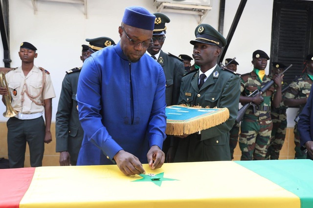 Feu le commandant Pape Mignane Ndong  élevé, à titre posthume, au grade de Chevalier dans l’Ordre national du Lion