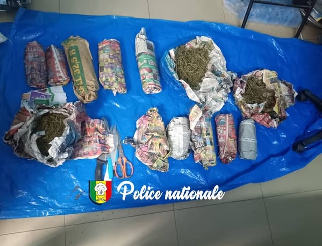 Association de malfaiteurs et détention et trafic de drogue- Deux personnes tombent à Grand Yoff Association de malfaiteurs et détention et trafic de drogue- Deux personnes tombent à Grand Yoff