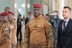 Burkina Faso : selon Human Rights Watch, plus de 100 civils tués près de Solenzo Burkina Faso : selon Human Rights Watch, plus de 100 civils tués près de Solenzo