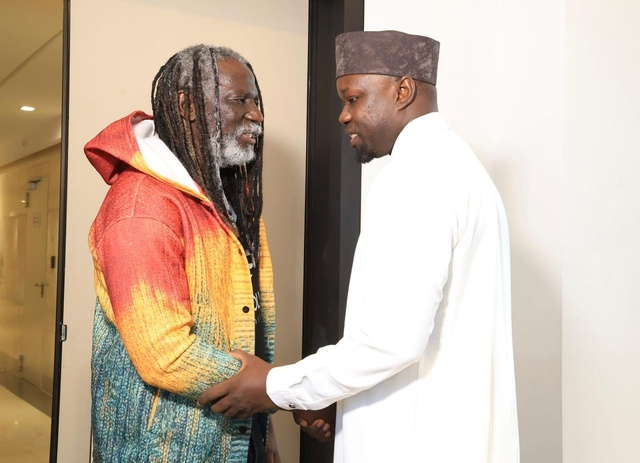 Tiken Jah reçu par le Pm Ousmane Sonko Tiken Jah reçu par le Pm Ousmane Sonko