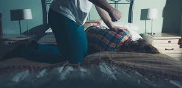 Mbour : le maçon tue sa femme dans le lit conjugal et se couche près du cadavre jusqu’au petit matin pour faire… Mbour : le maçon tue sa femme dans le lit conjugal et se couche près du cadavre jusqu’au petit matin pour faire…