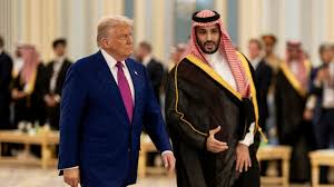 Il a osé ! Donald Trump, son geste inattendu face au prince Mohammed Ben Salmane Il a osé ! Donald Trump, son geste inattendu face au prince Mohammed Ben Salmane