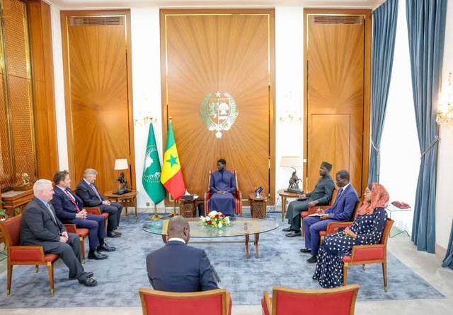 Le Pr Diomaye Faye reçoit le Boss de BP Le Pr Diomaye Faye reçoit le Boss de BP