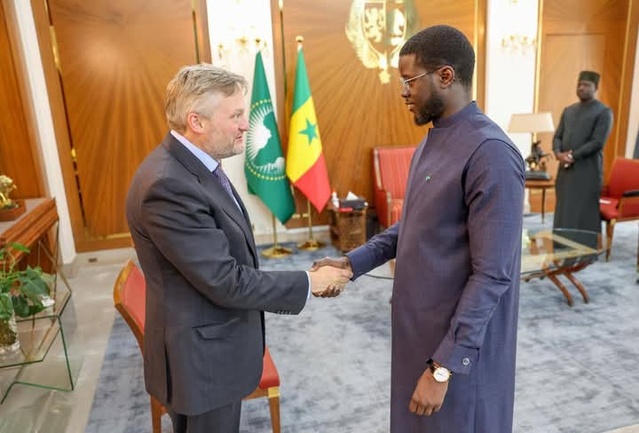 Le Pr Diomaye Faye reçoit le Boss de BP Le Pr Diomaye Faye reçoit le Boss de BP