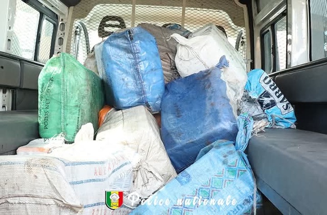 Contrebande de denrées alimentaires- 8 personnes mis aux arrêts Contrebande de denrées alimentaires- 8 personnes mis aux arrêts