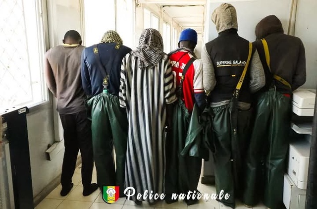 Contrebande de denrées alimentaires- 8 personnes mis aux arrêts Contrebande de denrées alimentaires- 8 personnes mis aux arrêts