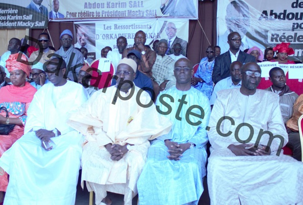 Abdou Karim Sall : "Mbao va réélire le Pr Macky Sall avec un score de 80% (...) Je lance un appel solennel à une union sacrée à tous les responsables de la banlieue (...) Abdou Karim Sall : "Mbao va réélire le Pr Macky Sall avec un score de 80% (...) Je lance un appel solennel à une union sacrée à tous les responsables de la banlieue (...)