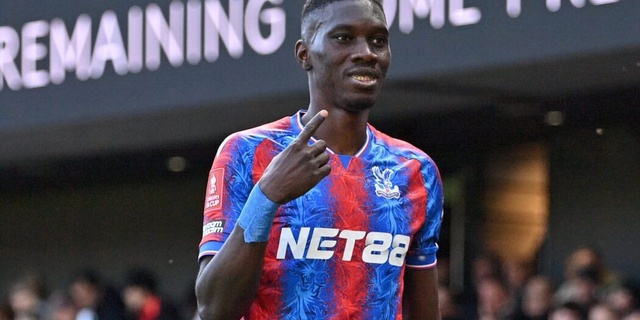 Diamniadio : Ismaila Sarr achète un appartement à 32 millions FCFA, ses bagages jetés dehors par les vrais propriétaires Diamniadio : Ismaila Sarr achète un appartement à 32 millions FCFA, ses bagages jetés dehors par les vrais propriétaires