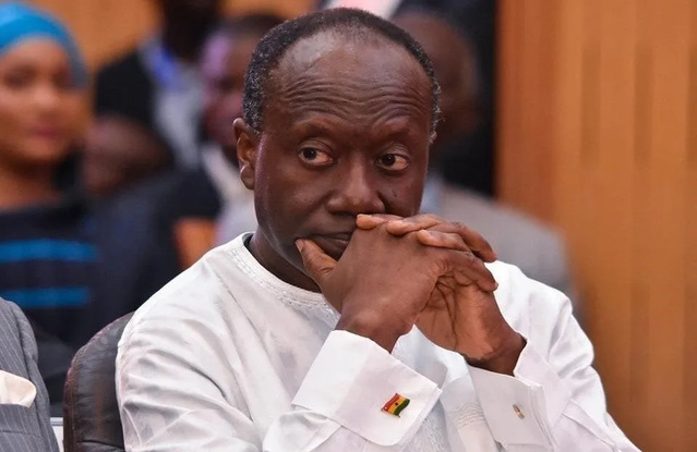 Ghana : l’ancien ministre des Finances inscrit sur la liste rouge d’Interpol Ghana : l’ancien ministre des Finances inscrit sur la liste rouge d’Interpol