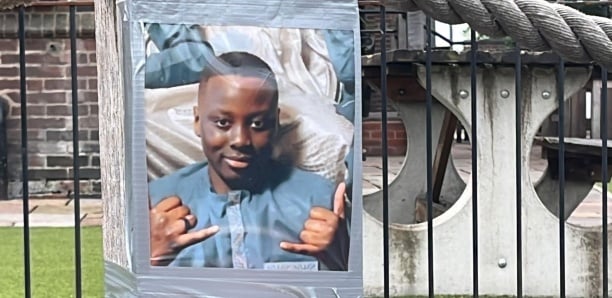 Manchester : Un Sénégalais de 14 ans tué dans une horrible agression, deux garçons, une fille et une femme arrêtés Manchester : Un Sénégalais de 14 ans tué dans une horrible agression, deux garçons, une fille et une femme arrêtés