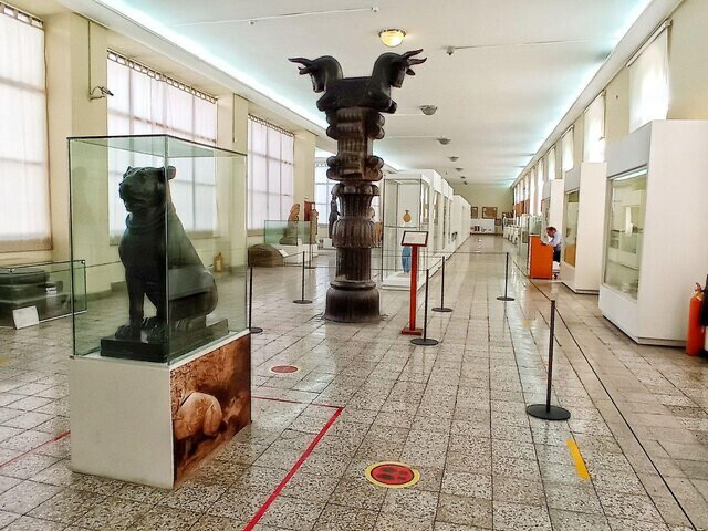 L'Iran évacue des artefacts historiques des musées L'Iran évacue des artefacts historiques des musées