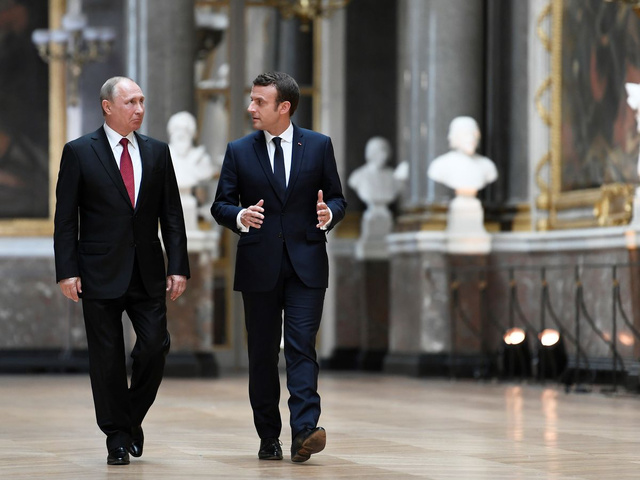 Emmanuel Macron ne croit pas que la Russie « puisse être un médiateur »