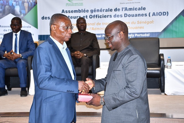 Assemblée générale ordinaire 2025 de l’Amicale des Inspecteurs et Officiers des Douanes (AIOD) - AIOD en conclave autour de la Vision Sénégal 2050 Assemblée générale ordinaire 2025 de l’Amicale des Inspecteurs et Officiers des Douanes (AIOD) - AIOD en conclave autour de la Vision Sénégal 2050