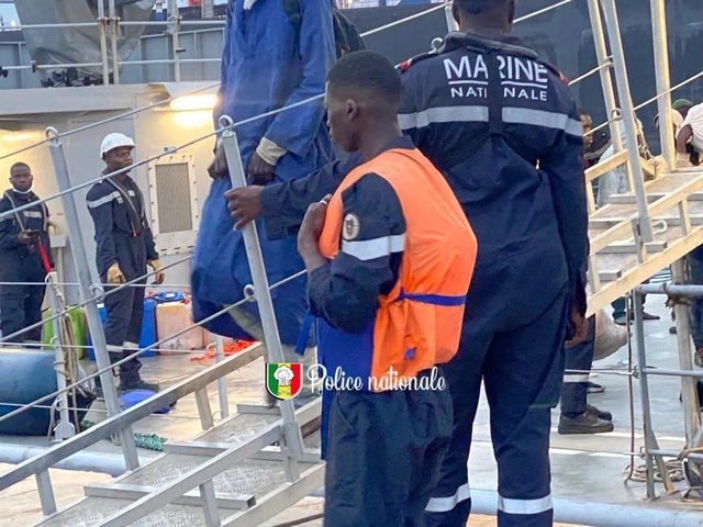 Interception de 84 migrants par la Marine nationale Interception de 84 migrants par la Marine nationale