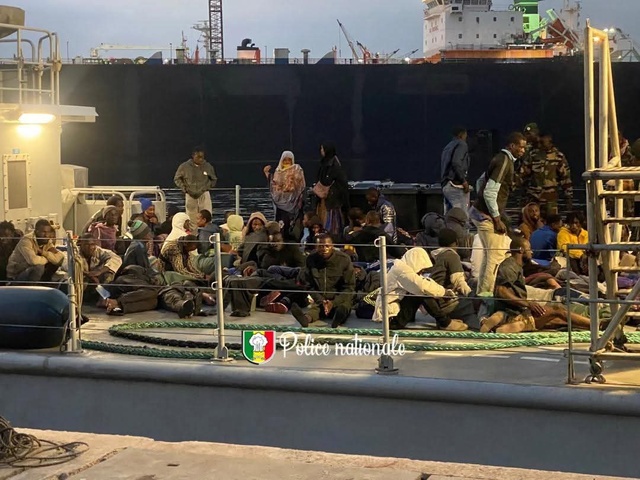 Interception de 84 migrants par la Marine nationale 