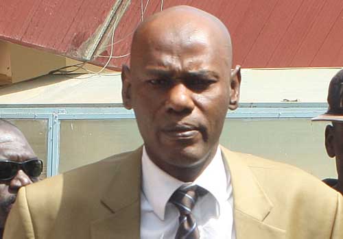 L'argent de Macky divise les enseignants de l'Apr : Youssou Touré accusé de détournement de 300 millions FCfa L'argent de Macky divise les enseignants de l'Apr : Youssou Touré accusé de détournement de 300 millions FCfa