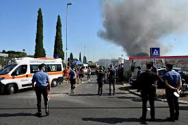 Explosion d'une station-service à Rome : au moins 29 blessés Explosion d'une station-service à Rome : au moins 29 blessés