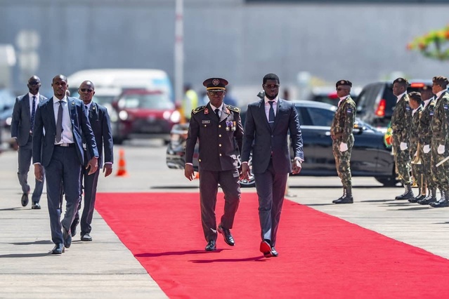  Le Pr Diomaye Faye  a pris part à la cérémonie officielle marquant le 50e anniversaire de l’indépendance du Cabo Verde.