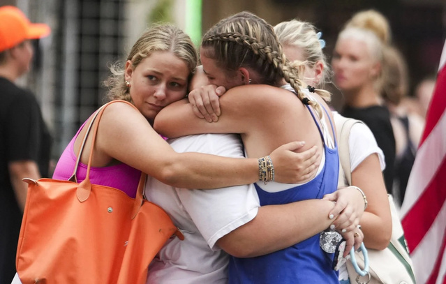 États-Unis: des inondations au Texas font des dizaines de morts et disparus États-Unis: des inondations au Texas font des dizaines de morts et disparus