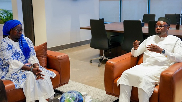 Ousmane SONKO: " Je tiens à témoigner à l’intersyndicale ainsi qu’aux cadres et à l’ensemble du personnel de la SONATEL, mon engagement plein et entier à leurs côtés..." Ousmane SONKO: " Je tiens à témoigner à l’intersyndicale ainsi qu’aux cadres et à l’ensemble du personnel de la SONATEL, mon engagement plein et entier à leurs côtés..."