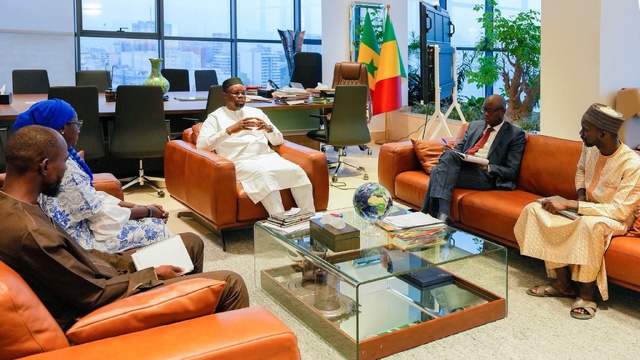 Ousmane SONKO: " Je tiens à témoigner à l’intersyndicale ainsi qu’aux cadres et à l’ensemble du personnel de la SONATEL, mon engagement plein et entier à leurs côtés..." Ousmane SONKO: " Je tiens à témoigner à l’intersyndicale ainsi qu’aux cadres et à l’ensemble du personnel de la SONATEL, mon engagement plein et entier à leurs côtés..."